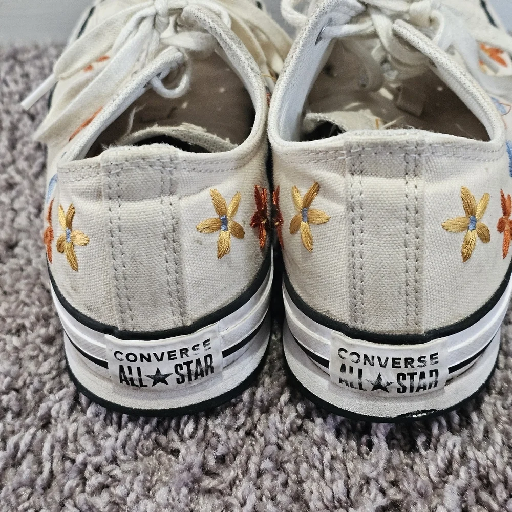 Chuck Taylor All Star Floral Converse Sneakers Size 5
